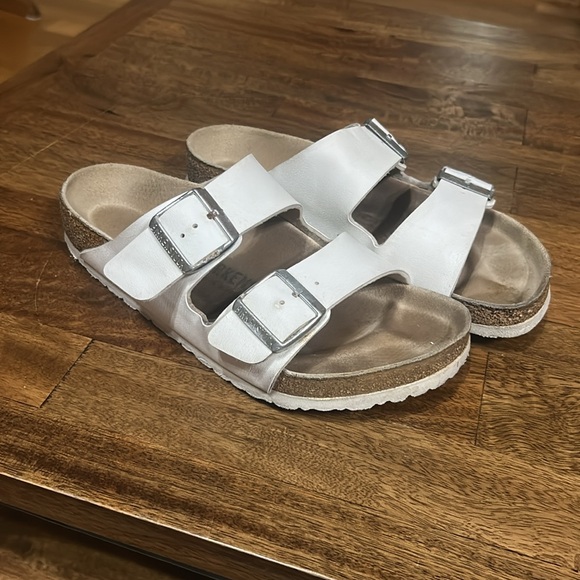 Birkenstock, Arizona sandal in white size 7 - Picture 2 of 10